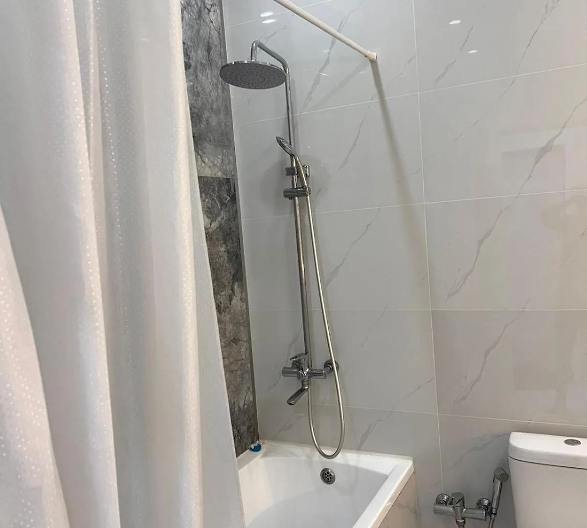 Apartment 3-Х Комнатная Квартира Около Алматинских Гор